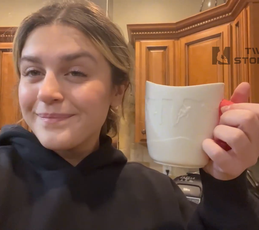 Warmth in Your Hands: The Climbing Mug, For Everyone Who Lives with an Upward Spirit-E