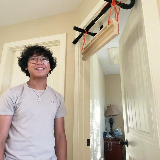 Fingertips on the Wall: Why the Hangboard is Every Climber's "Second Crag"-E