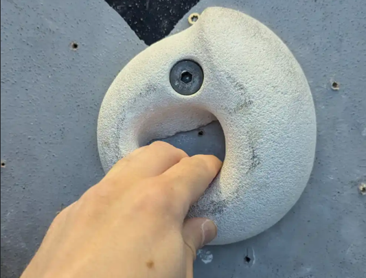 Success Is Not a Straight Line – What a Hangboard Taught Me About Winding Persistence -E