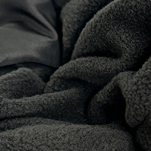 Soft fleece lining ensures a comfortable and smooth experience when reaching for chalk.