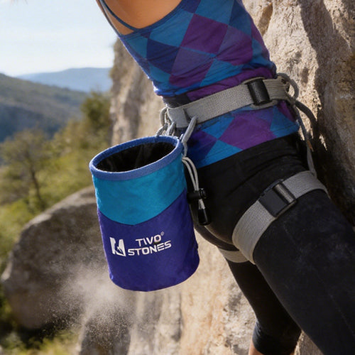 Worn around the waist, allowing you to access chalk easily while climbing without needing to use your hands to open the bag.