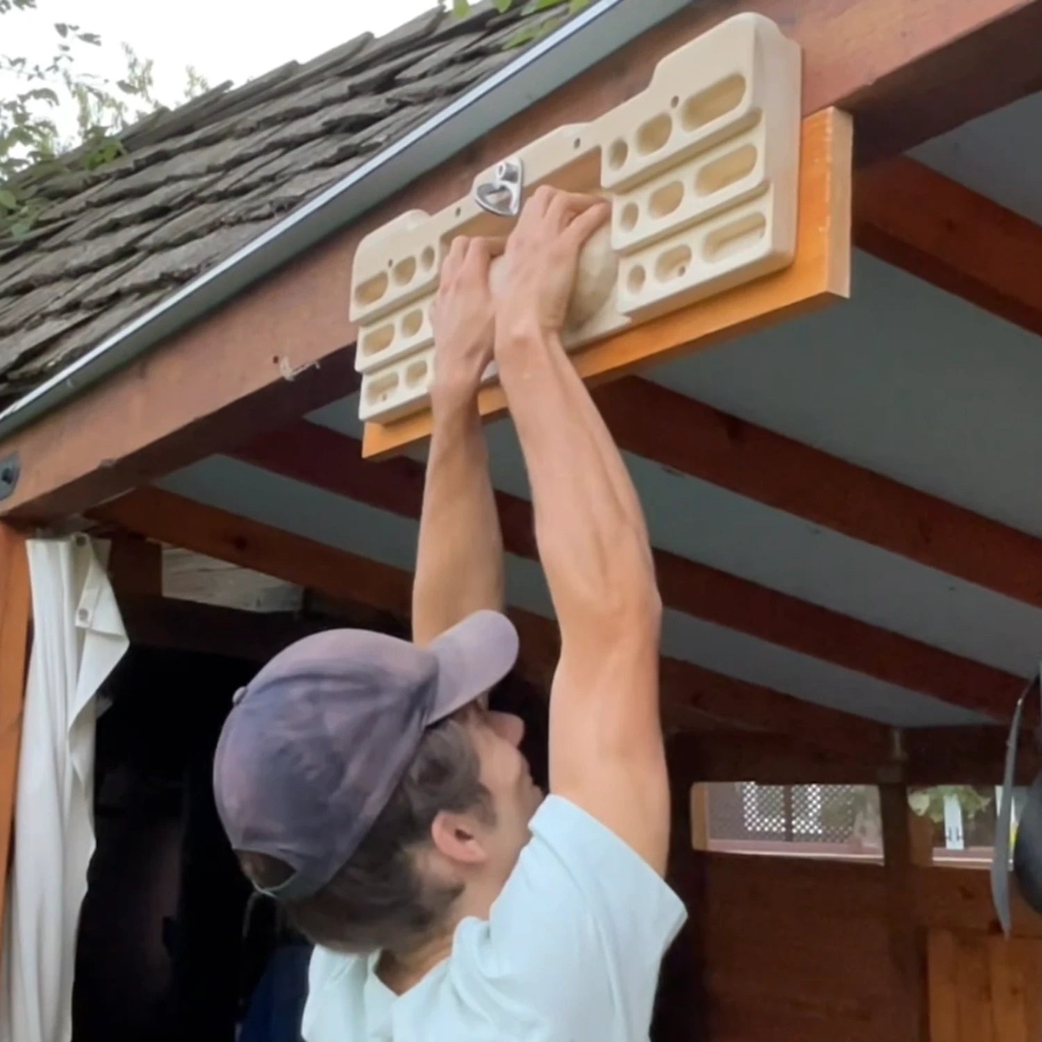 climbing fingerboard